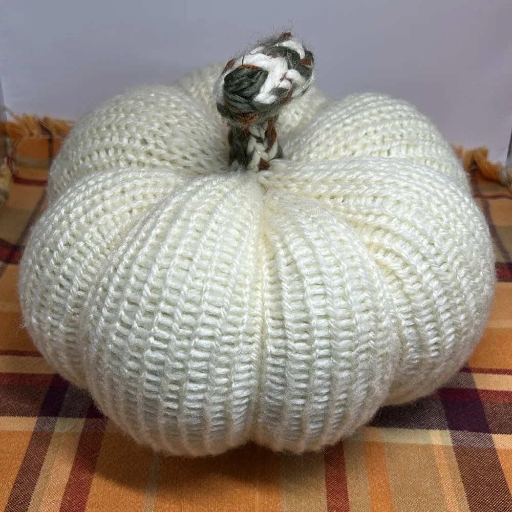 Knit Cream Pumpkin Decor